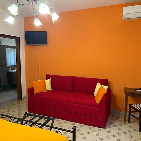 B&B Villa Mirella Casnate Con Bernate Eksteriør billede