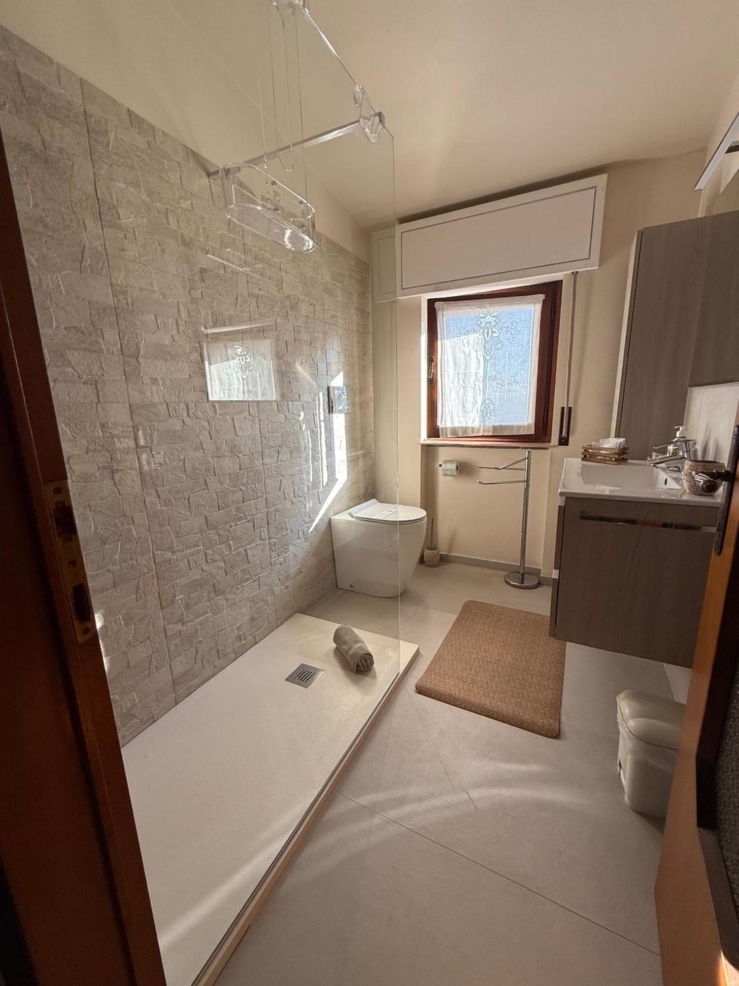 B&B Villa Mirella Casnate Con Bernate Eksteriør billede