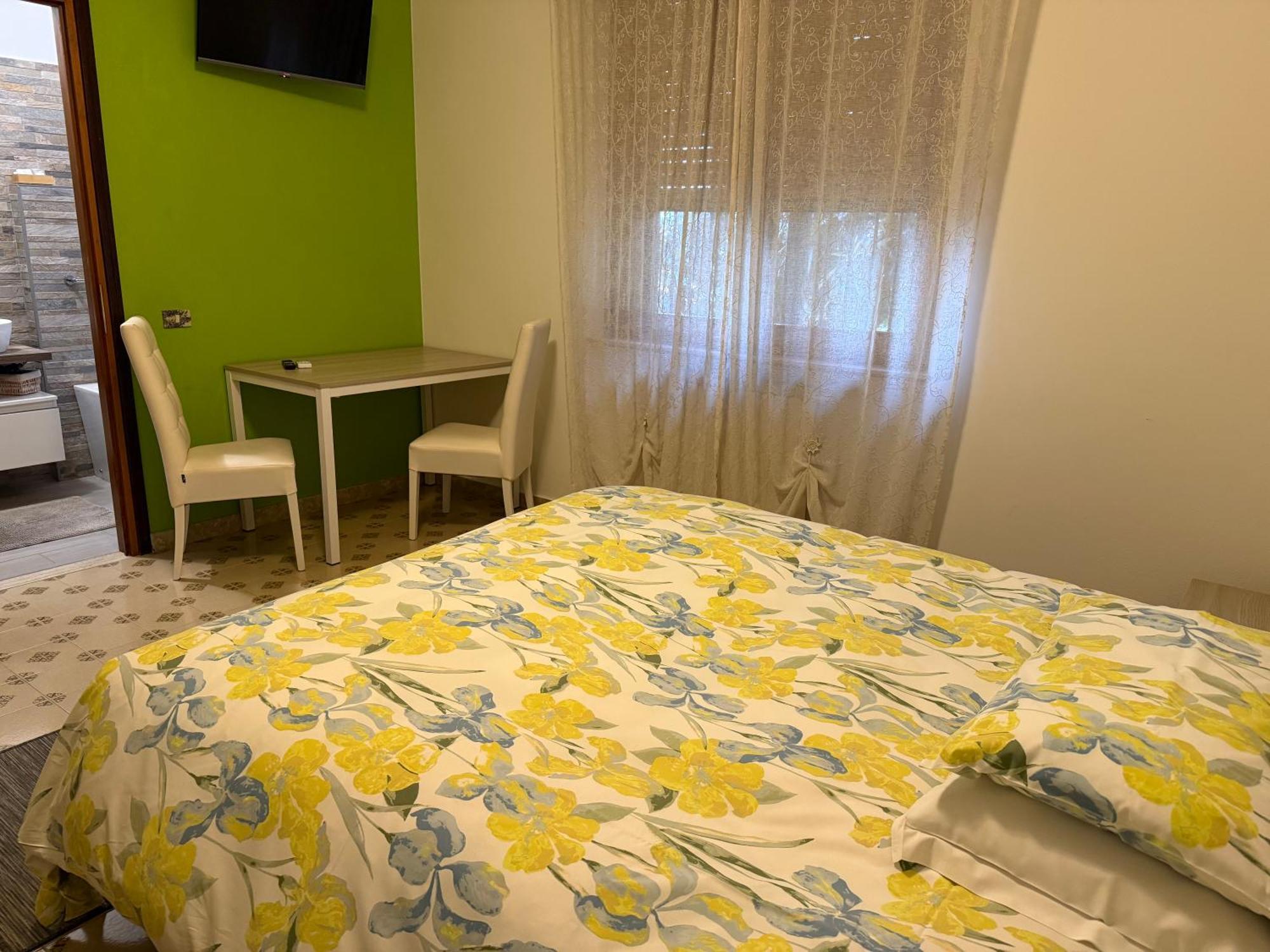 B&B Villa Mirella Casnate Con Bernate Eksteriør billede